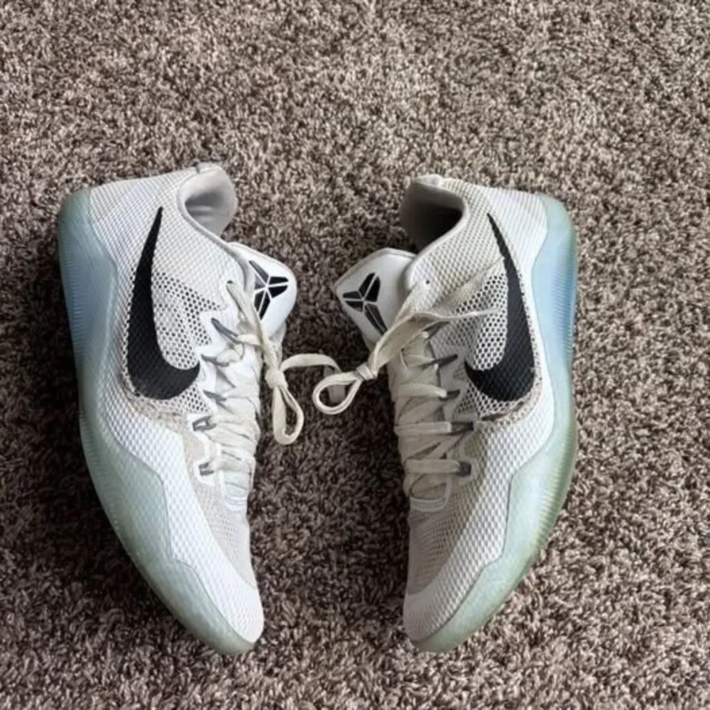 Nike Kobe 11 White/Black